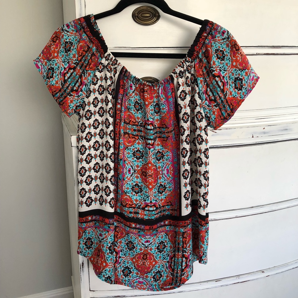 Size M Off-Shoulder Renee C. Flowy Printed Top